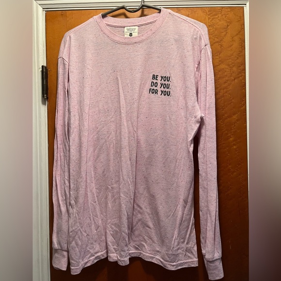 Cute tee - Picture 2 of 3